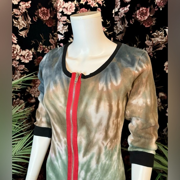 Current Mood Swirl Tie Dye Red Stripe Front Zip Jogger Jumpsuit Size Large - Picture 3 of 6